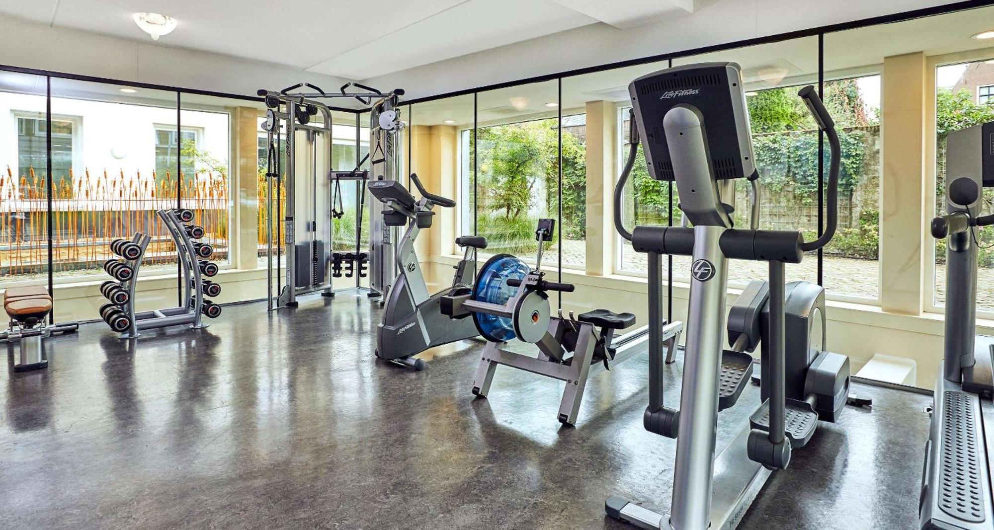 Grand Hotel Karel V Utrecht Exteriér fotografie A gym at a hotel